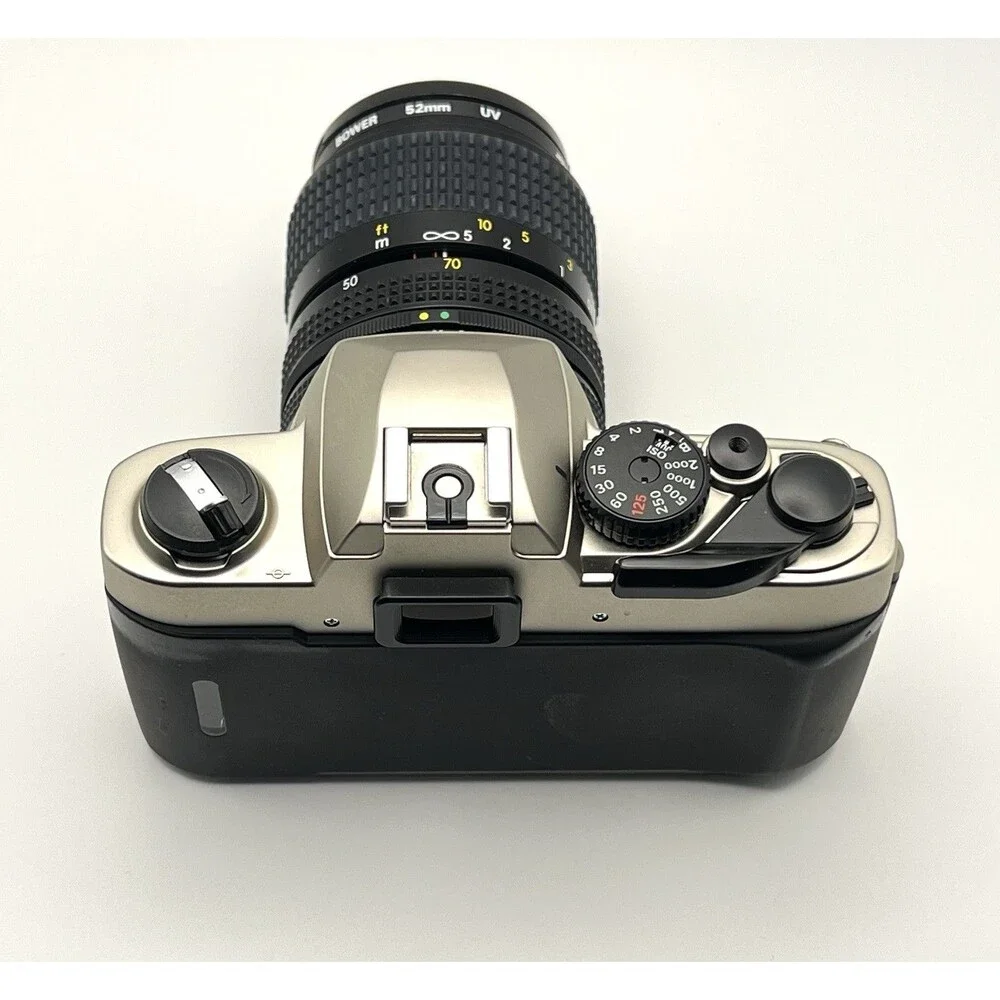 Nikon FM10 35mm-70mm f/3.5-4.8 SLR Film Camera with Camera Case and Box